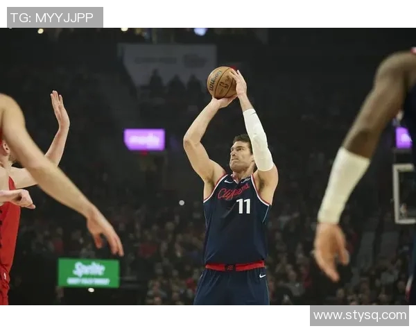 快船队众将备战新季，士气高昂