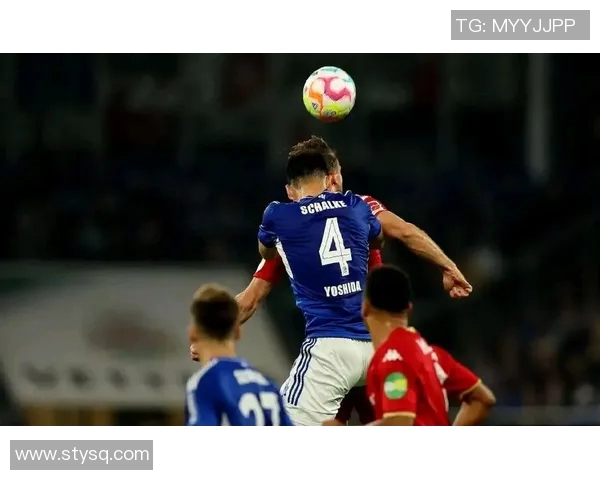 沙尔克04客场遭遇惨败，莱比锡RB全身而退！